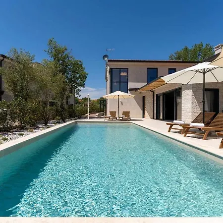 Cozy In With Kitchen Ferienhaus Poreč