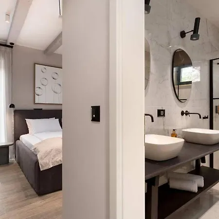 Ferienhaus Cozy In With Kitchen Poreč
